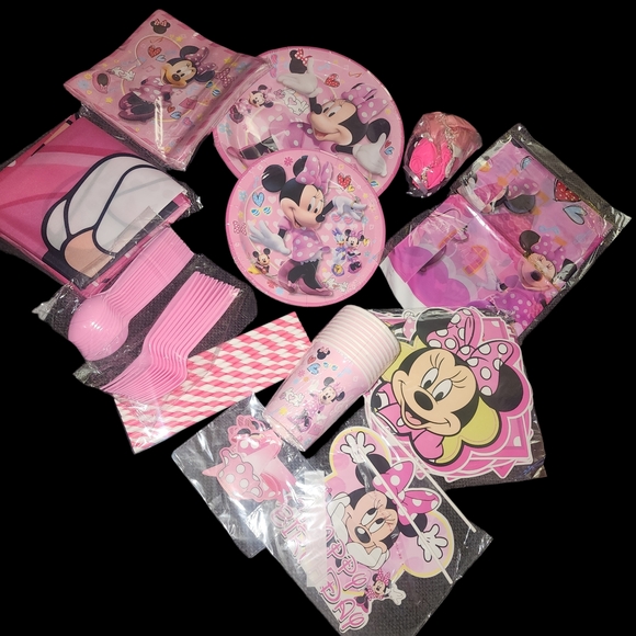 Other - Minnie Mouse Pink Party Tableware Set Plus More. Nwt
